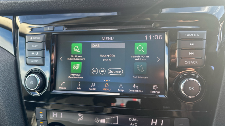 Nissan Qashqai 1.3 DiG-T N-Connecta 5dr [Glass Roof Pack] Petrol Hatchback